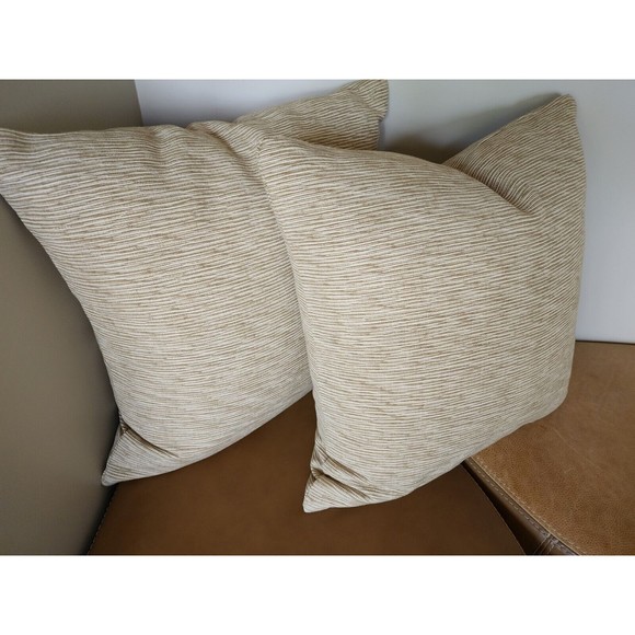 2 - Roth & Tompkins Woven 20x20 Throw Pillow Covers Zippered Toffee Damask NEW - Picture 2 of 16